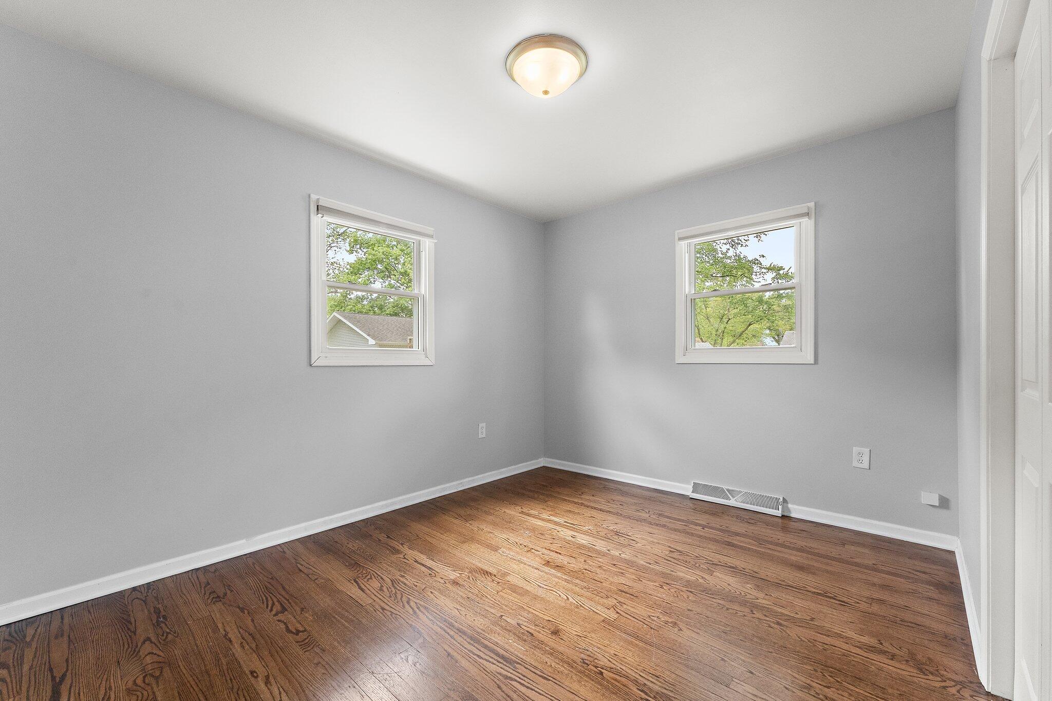 228 Oak Street Crown Point, IN 46307 - Photo 12 of 16 2048x1365