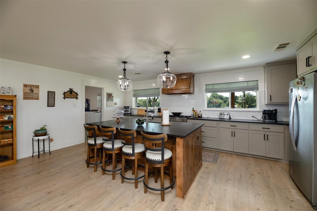 489 Pine Road Poolville, TX 76487 - Photo 10 of 39 Gallery Image 10