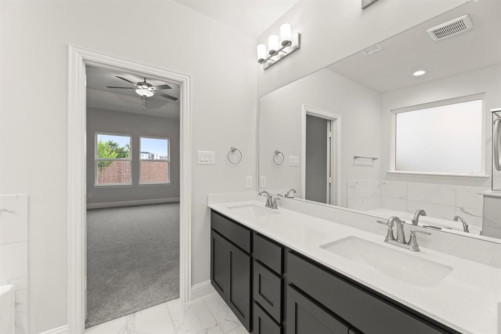 1232 Redcoat Drive Forney, TX 75126 - Photo 12 of 34 25. 1232 Redcoat - Bath (4)
