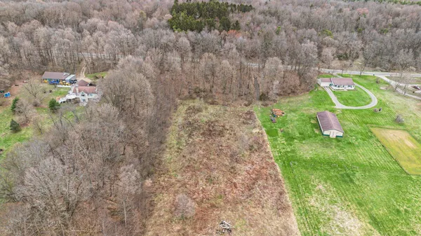 $80,000 | 19579 Dutch Settlement Street, Cassopolis, MI 49031