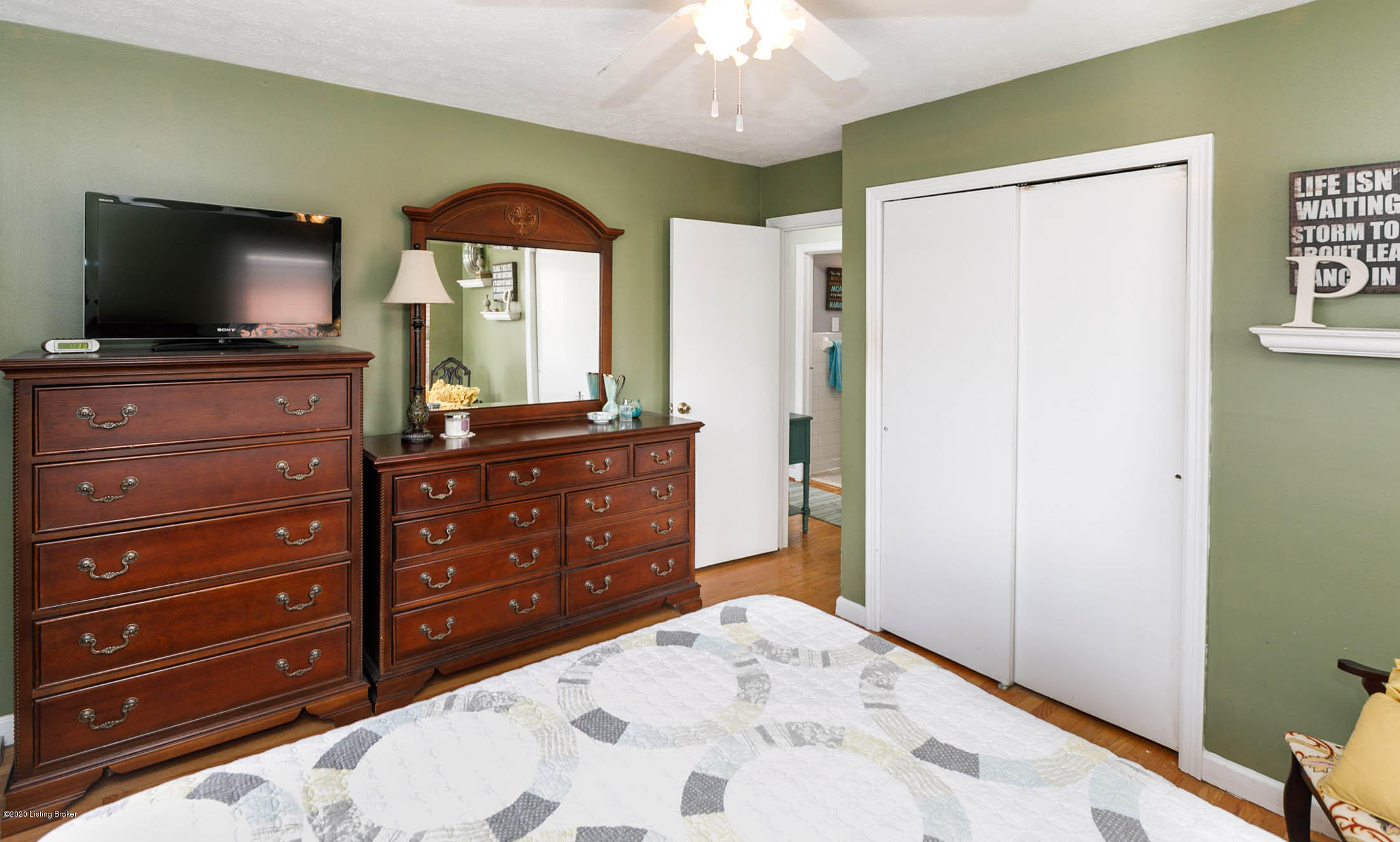 7710 Bluebonnet Road Louisville, KY 40258 - Photo 16 of 38 018