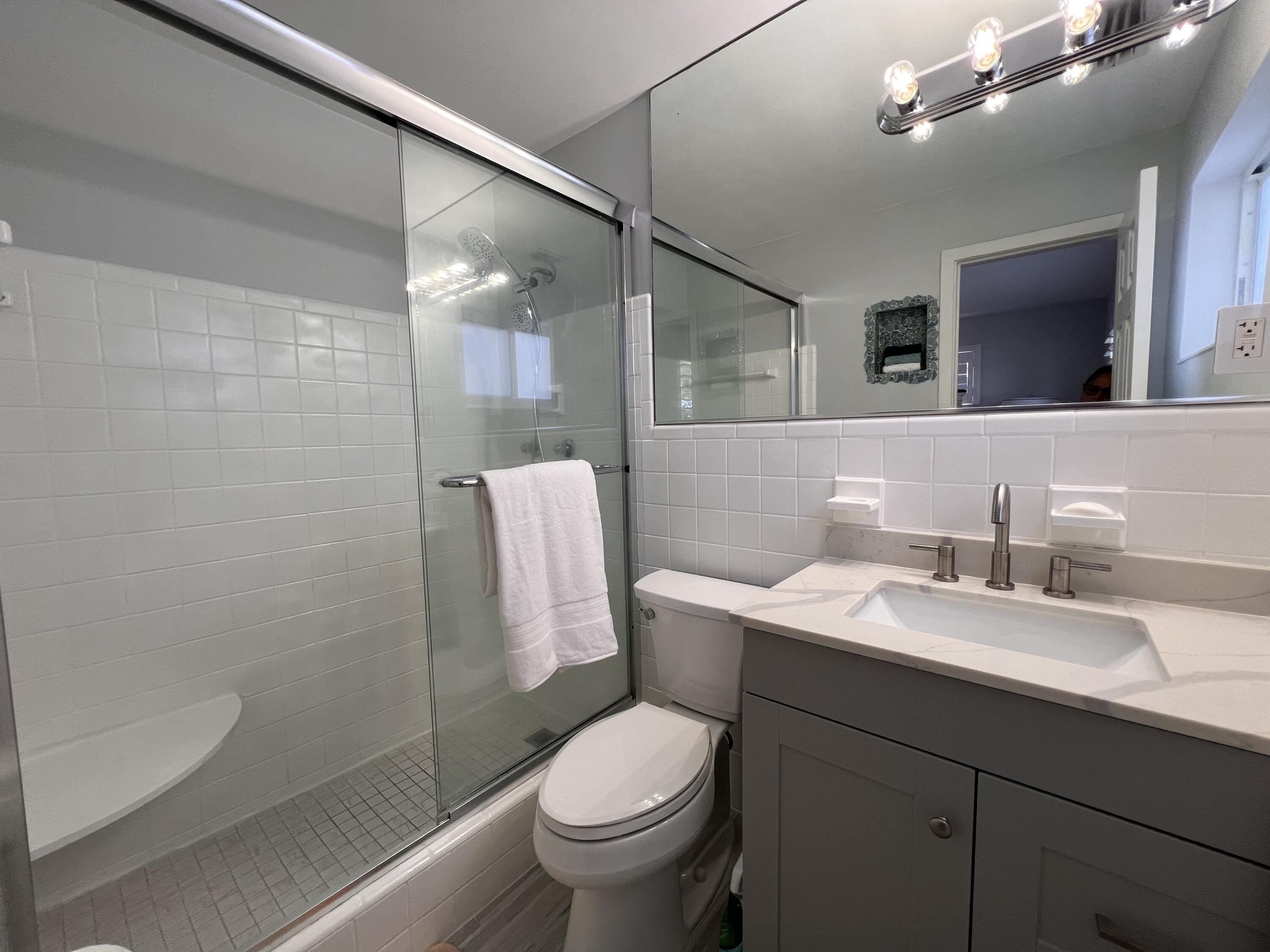 2011 Northeast 31st Street Lighthouse Point, FL 33064 - Photo 24 of 42 Master Bathroom