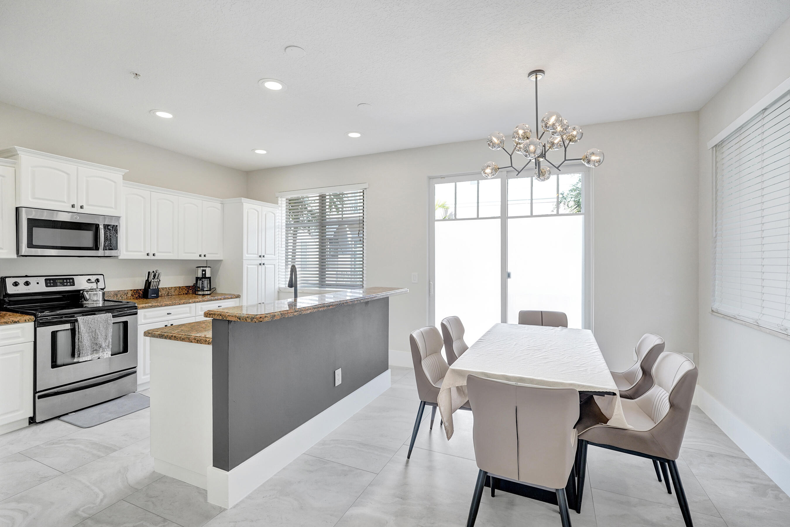 3600 Northwest 5th Terrace Boca Raton, FL 33431 - Photo 11 of 36 DSC06718