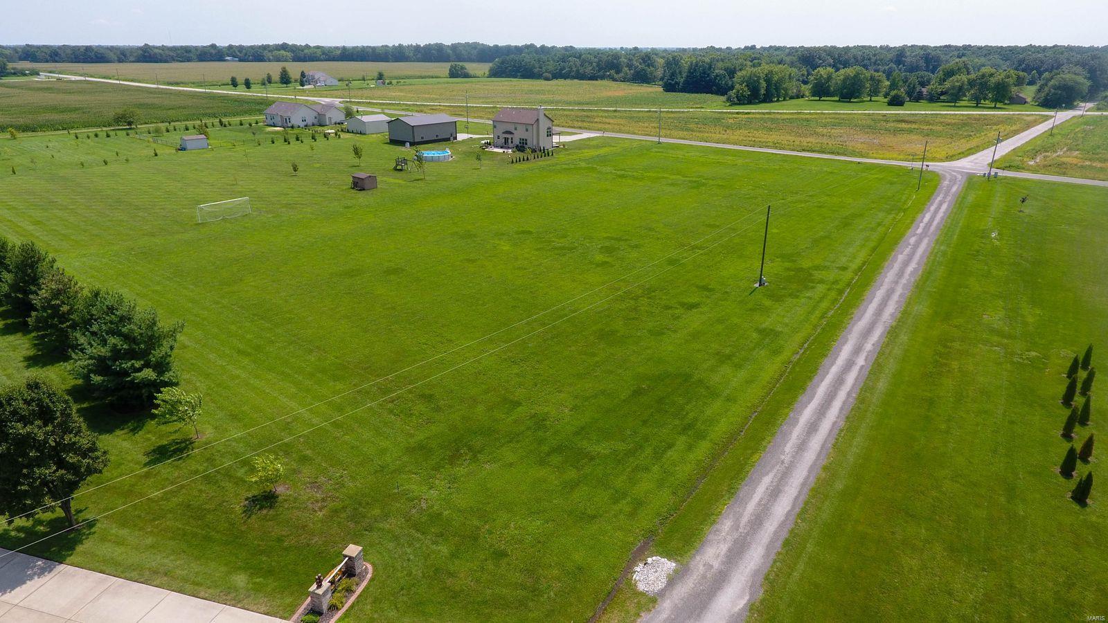 17614 Vfw Road Staunton, IL 62088 - Photo 3 of 3