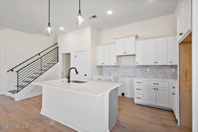 $337,900 | 763 Quitman Court West, Nesbit, MS 38651