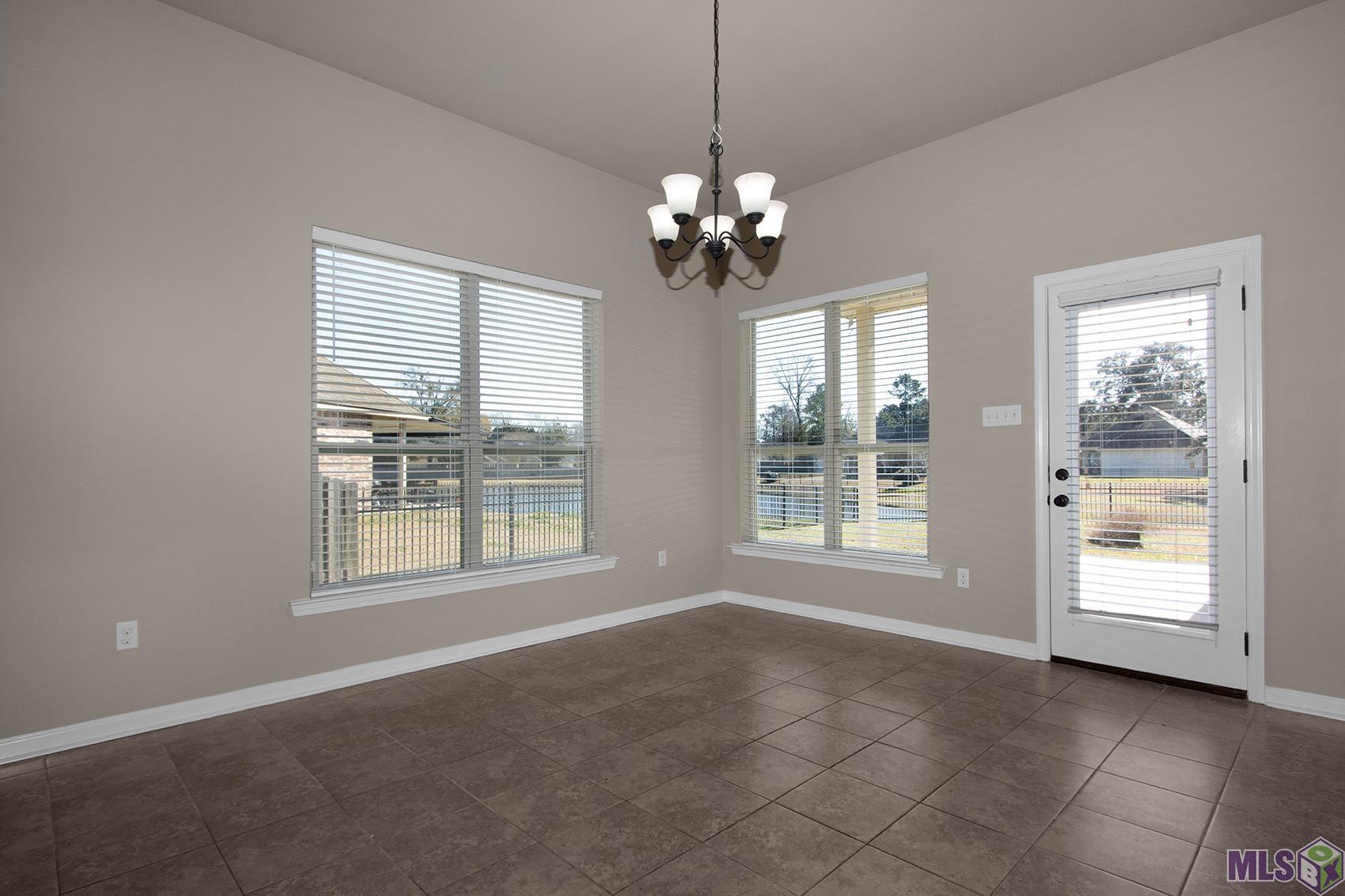 8604 Arabella Avenue Baton Rouge, LA 70820 - Photo 4 of 17