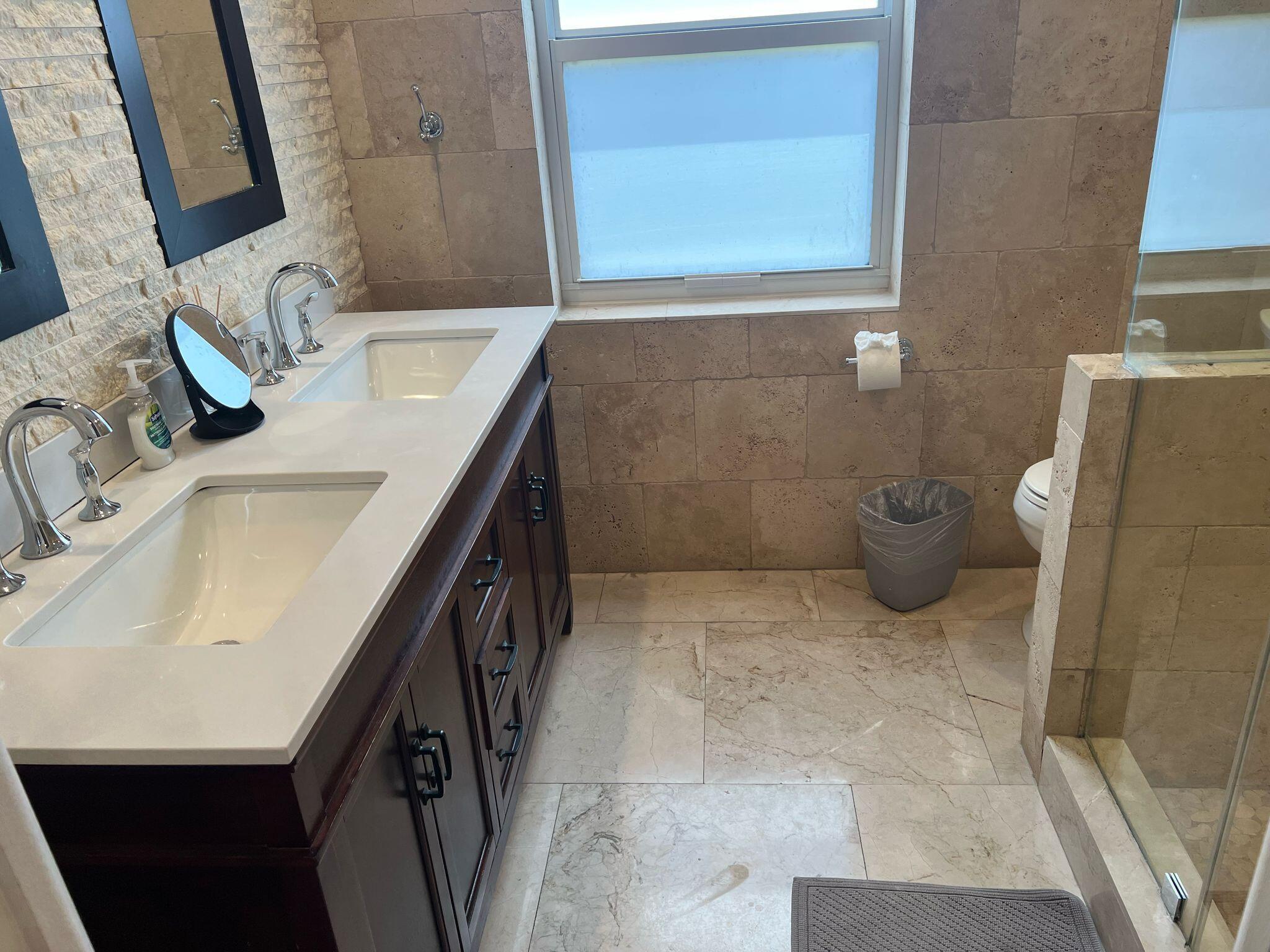9664 West Lake Court Boca Raton, FL 33434 - Photo 12 of 42 hall bath
