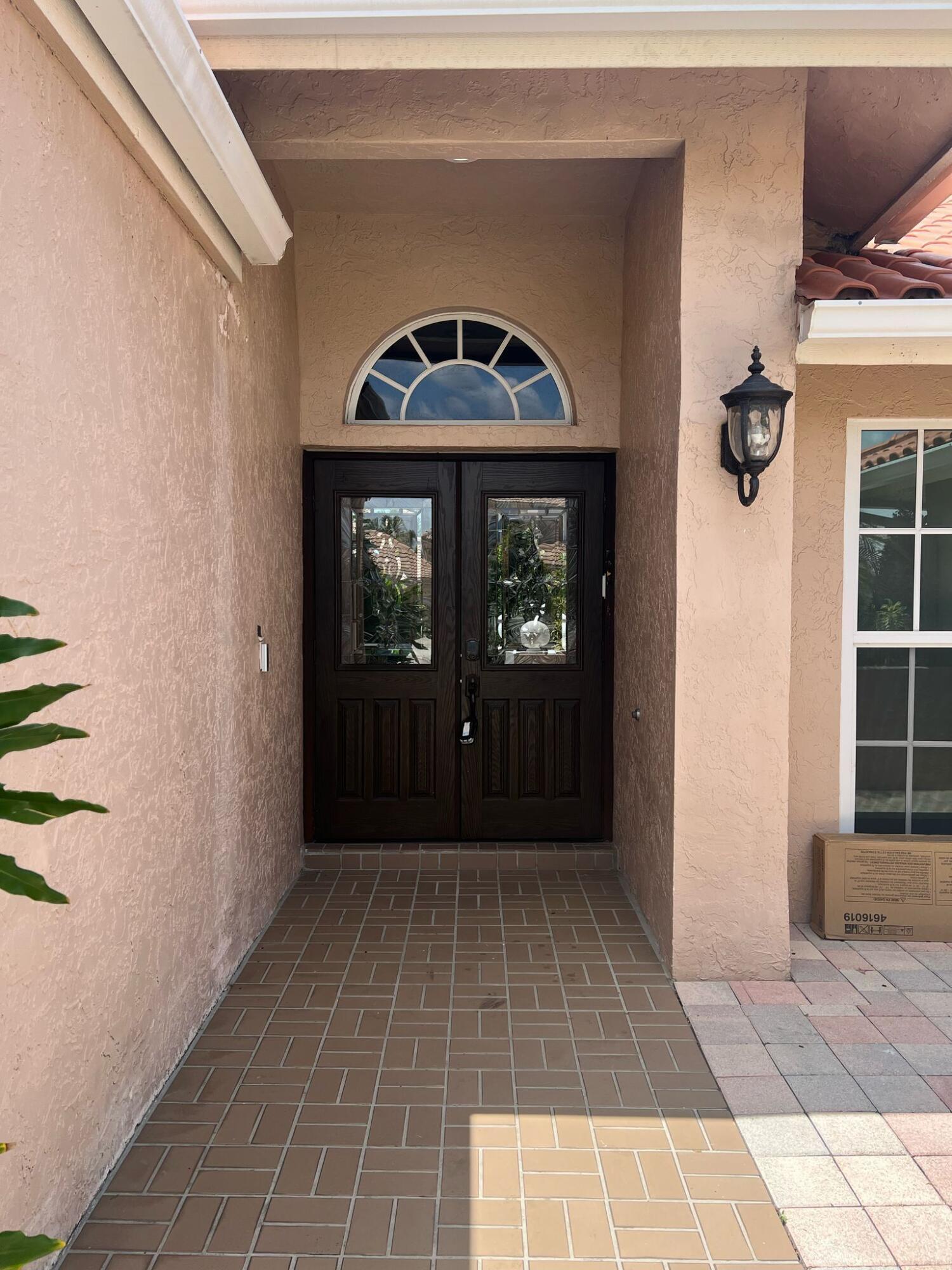 9664 West Lake Court Boca Raton, FL 33434 - Photo 4 of 42 527f9887-3ab0-426a-a8ec-651cec9ea576