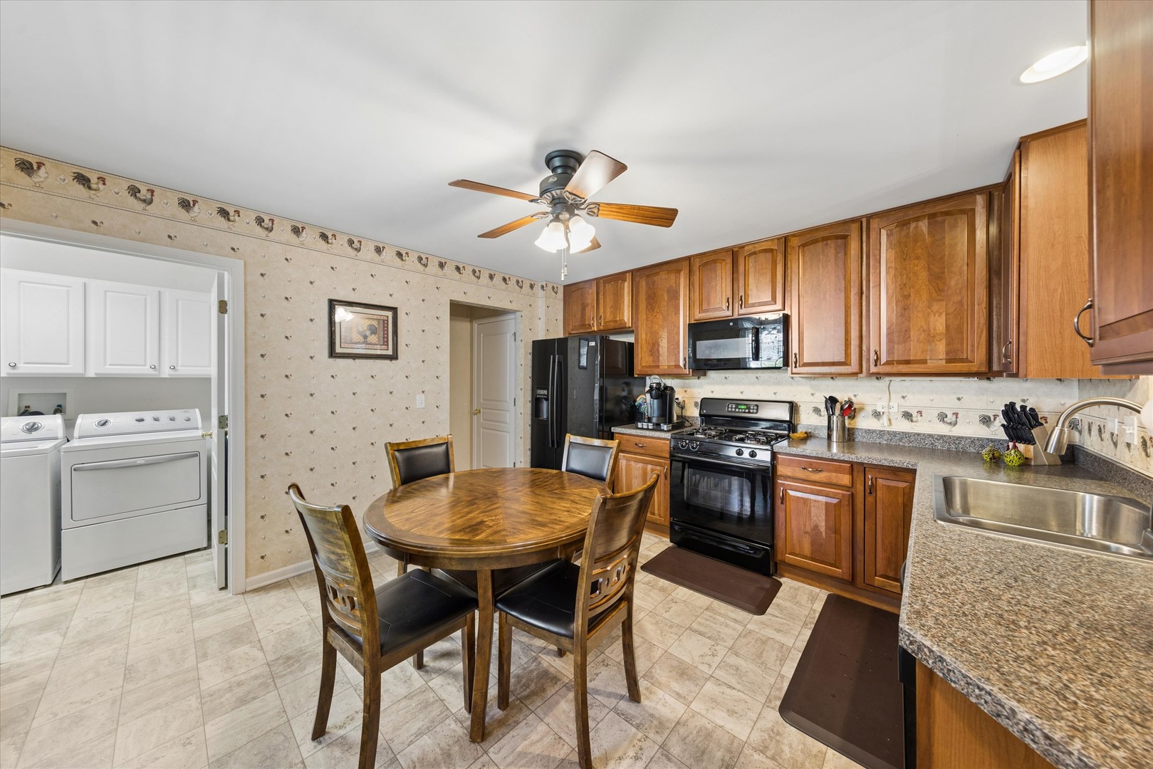604 South Curran Road Round Lake, IL 60073 - Photo 6 of 17
