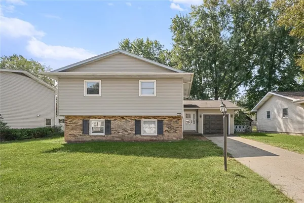 $169,900 | 1747 East Barrington Avenue, Decatur, IL 62526