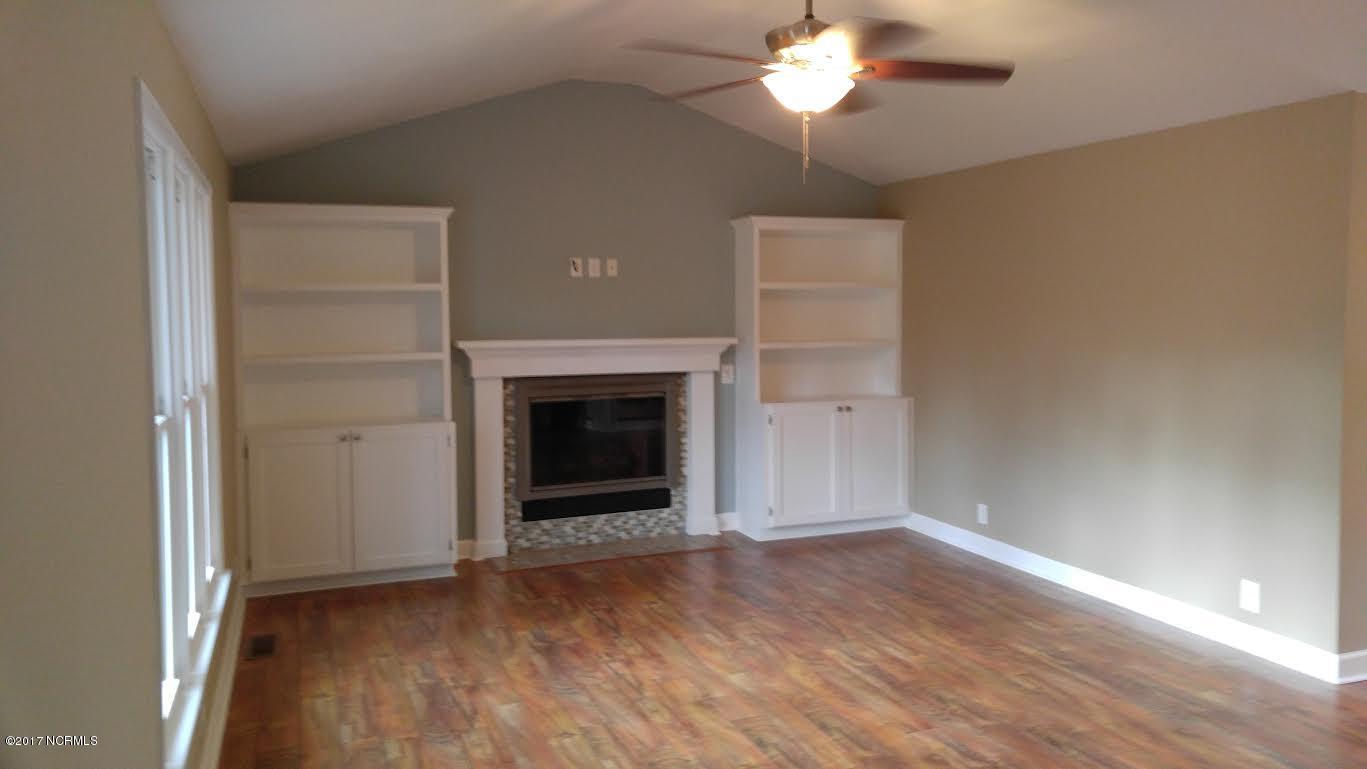 840 Village Point Road Southwest Shallotte, NC 28470 - Photo 3 of 9 845