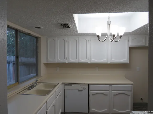 $1,600 | 5518 Eaglewood Street, San Antonio, TX 78233