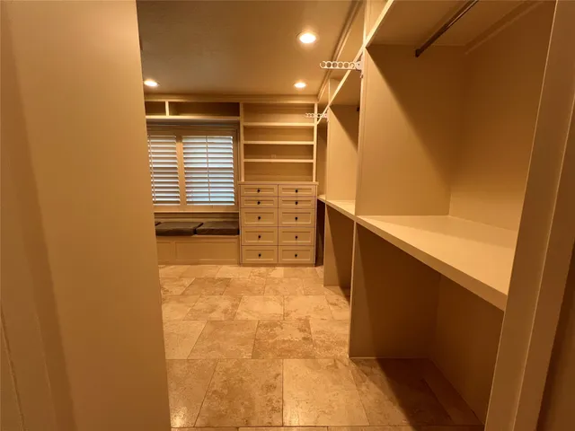 a view of walk in closet