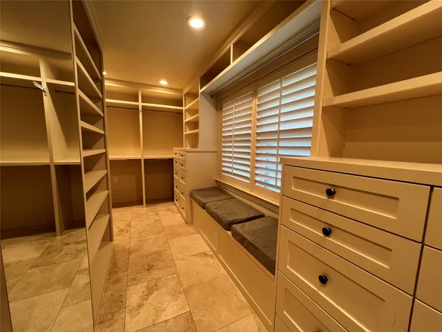 a view of a walk in closet