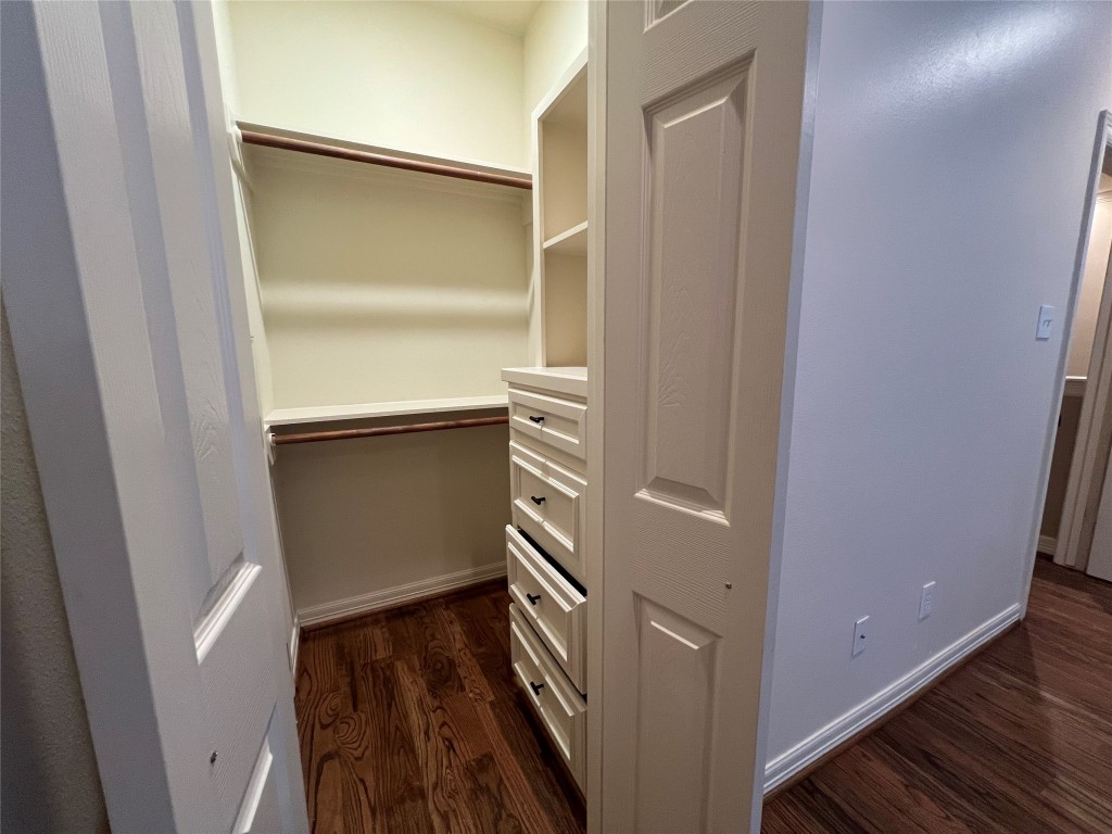 1014 Roxella Street Houston, TX 77076 - Photo 29 of 30 a view of walk in closet