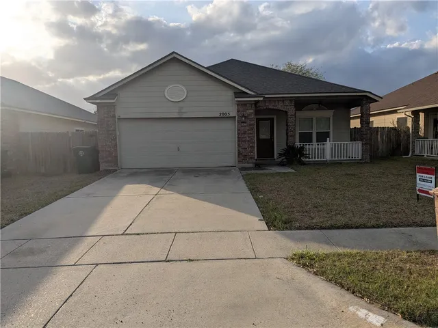 $1,800 | 2005 Overland Trail, Corpus Christi, TX 78410