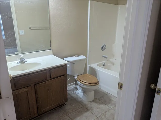 $1,800 | 2005 Overland Trail, Corpus Christi, TX 78410