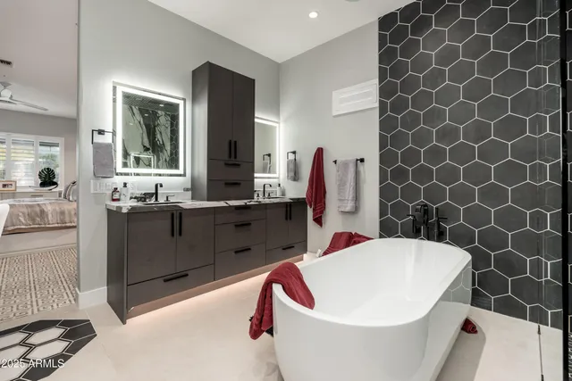 $4,875,000 | 12324 East Shangri La Road, Scottsdale, AZ 85259