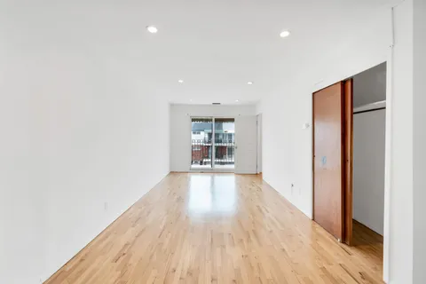 $2,300 | 30 Skyline Drive, Unit 3, Jersey City, NJ 07305