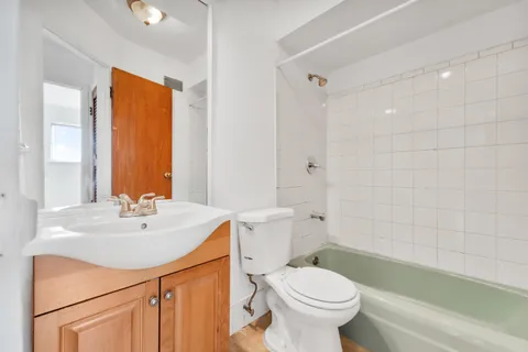 $2,300 | 30 Skyline Drive, Unit 3, Jersey City, NJ 07305
