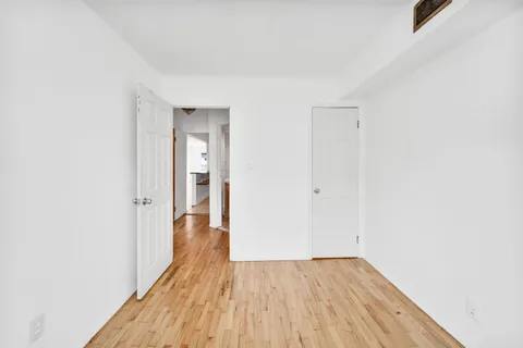 $2,300 | 30 Skyline Drive, Unit 3, Jersey City, NJ 07305