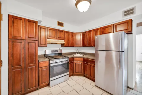 $2,300 | 30 Skyline Drive, Unit 3, Jersey City, NJ 07305