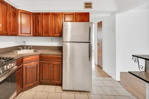 $2,300 | 30 Skyline Drive, Unit 3, Jersey City, NJ 07305