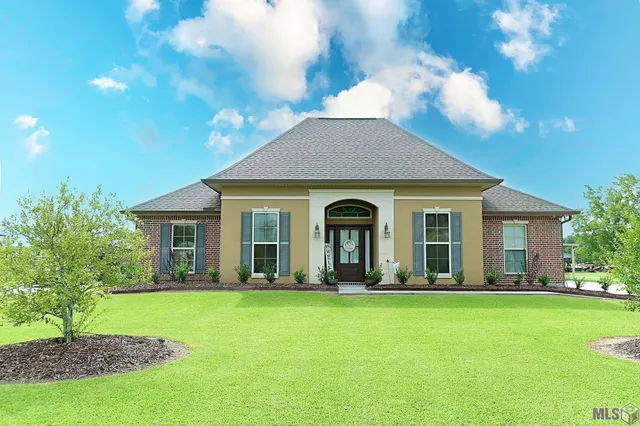 $435,000 | 1024 Hwy 20 Highway, Thibodaux, LA 70301