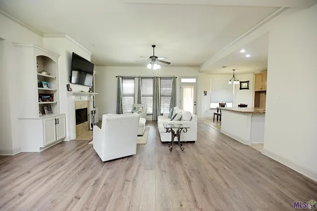 $425,000 | 1024 Hwy 20 Highway, Thibodaux, LA 70301