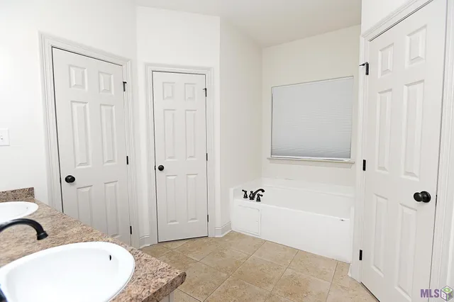 $425,000 | 1024 Hwy 20 Highway, Thibodaux, LA 70301