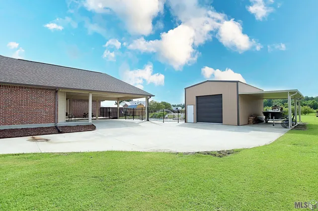 $425,000 | 1024 Hwy 20 Highway, Thibodaux, LA 70301