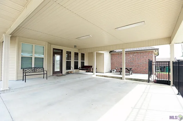 $425,000 | 1024 Hwy 20 Highway, Thibodaux, LA 70301