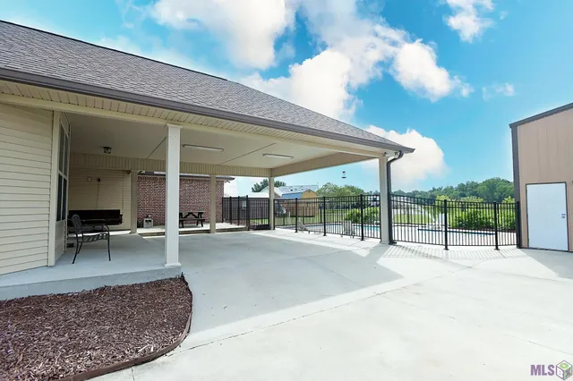 $425,000 | 1024 Hwy 20 Highway, Thibodaux, LA 70301
