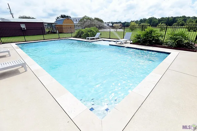 $425,000 | 1024 Hwy 20 Highway, Thibodaux, LA 70301