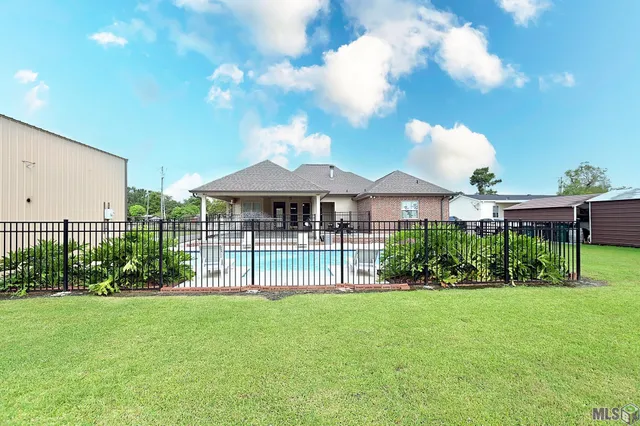 $425,000 | 1024 Hwy 20 Highway, Thibodaux, LA 70301