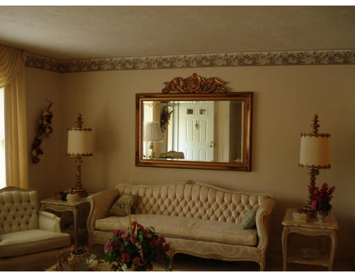 83 Botany Bay Road, Unit 83 Worcester, MA 01602 - Photo 6 of 11 Gallery Image 6