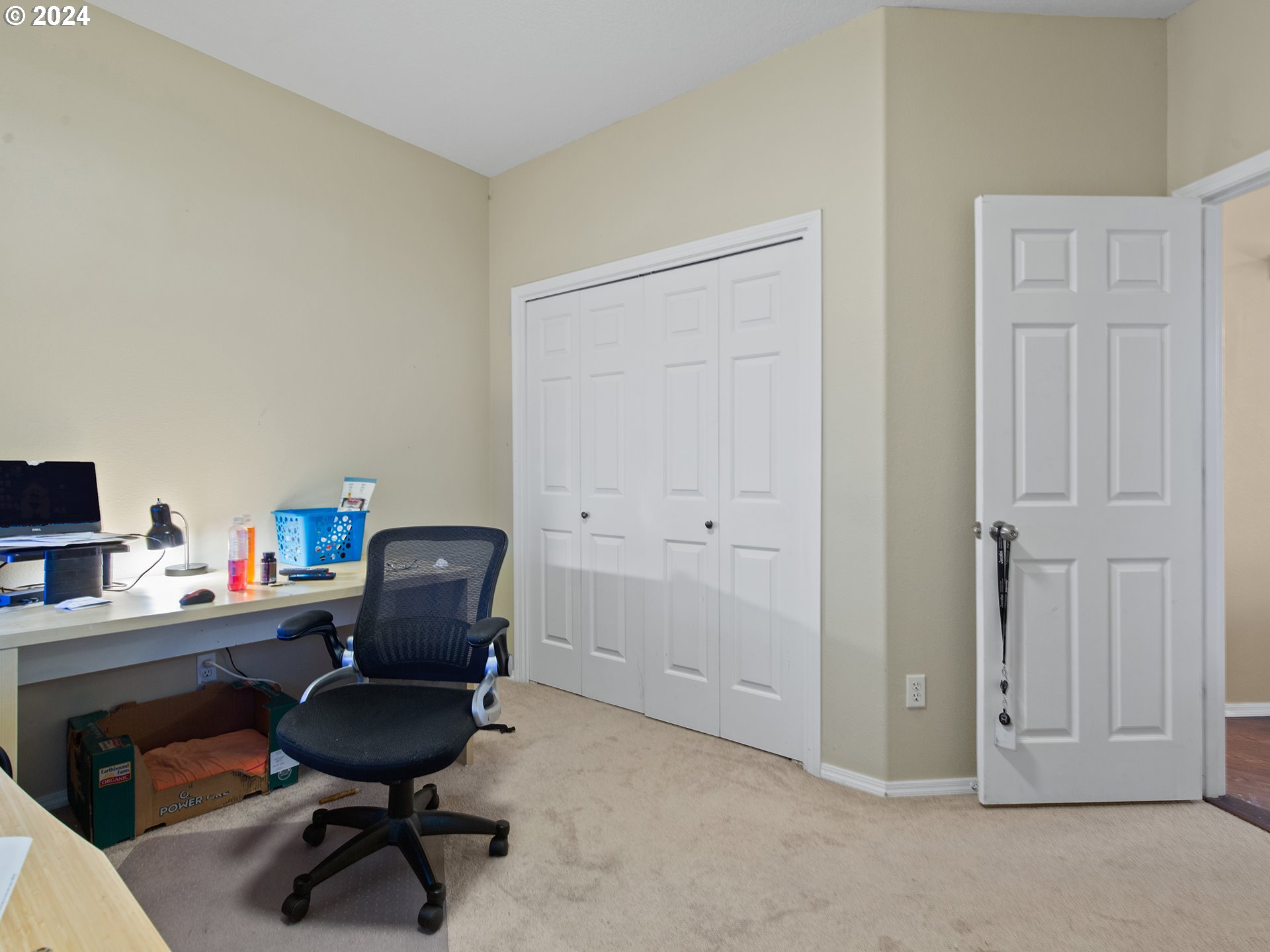 3940 Northeast Franklin Street Camas, WA 98607 - Photo 11 of 21 a view of a workspace with furniture