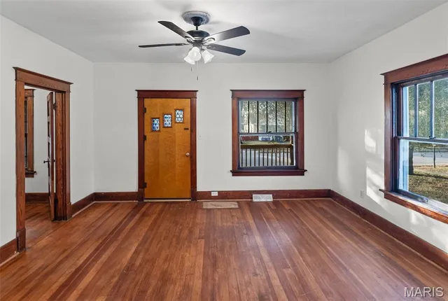 $130,000 | 259 South 7th Street, Wood River, IL 62095