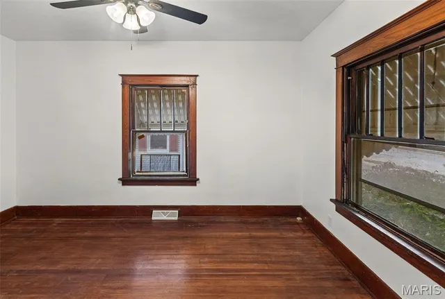 $130,000 | 259 South 7th Street, Wood River, IL 62095