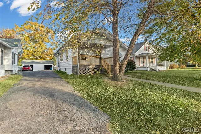 $130,000 | 259 South 7th Street, Wood River, IL 62095