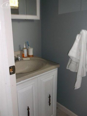4225 Calkins Road Flint, MI 48532 - Photo 18 of 21 20185295-17.JPG