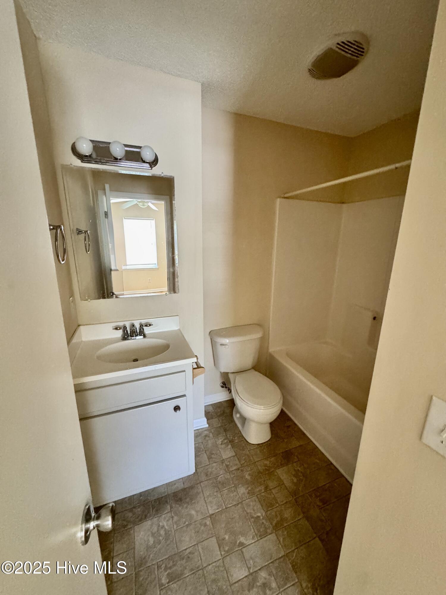 1127 Brownlea Drive, Unit A Greenville, NC 27858 - Photo 17 of 24 IMG_8492