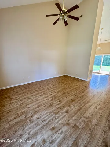 $1,400 | 1127 Brownlea Drive, Unit A, Greenville, NC 27858