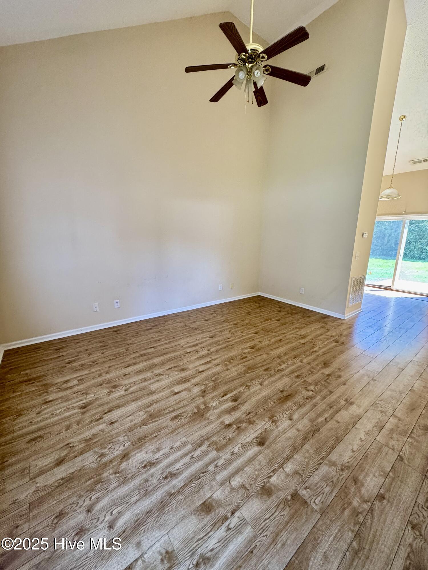 1127 Brownlea Drive, Unit A Greenville, NC 27858 - Photo 3 of 24 IMG_8478