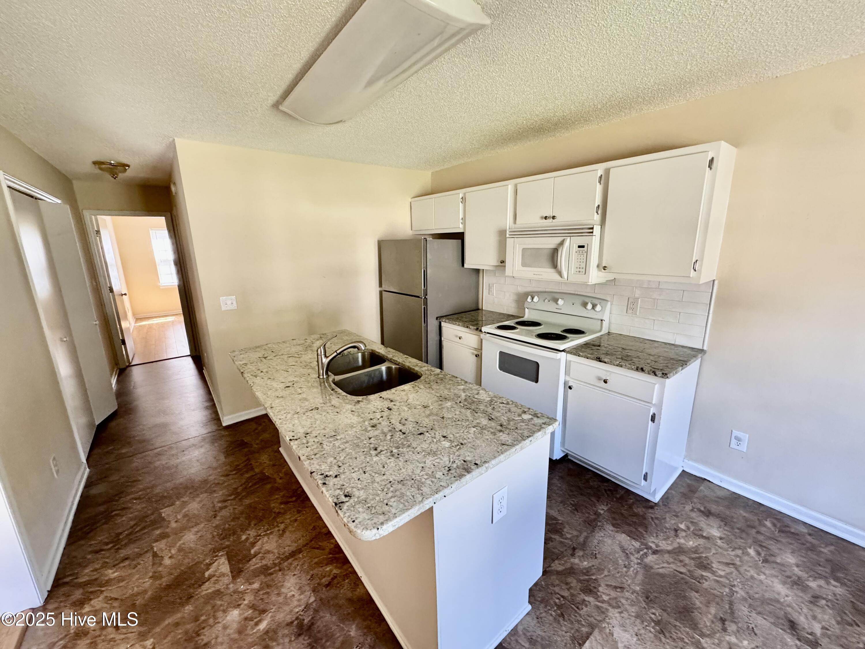 1127 Brownlea Drive, Unit A Greenville, NC 27858 - Photo 8 of 24 IMG_8483