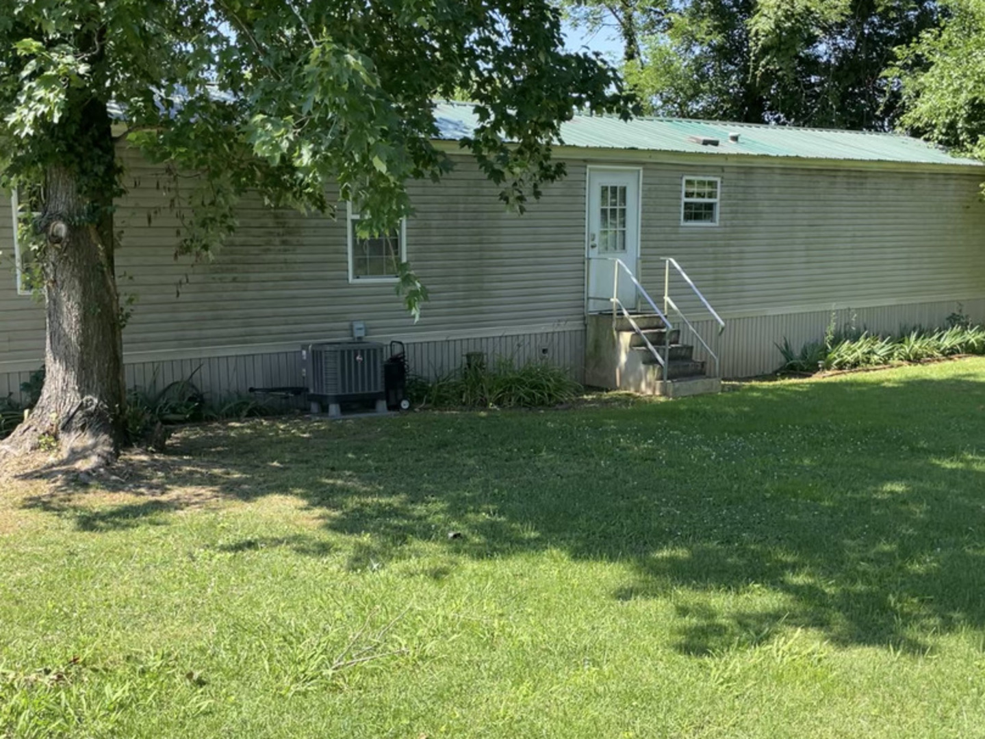 12 Fairgrounds Road Vienna, IL 62995 - Photo 3 of 11