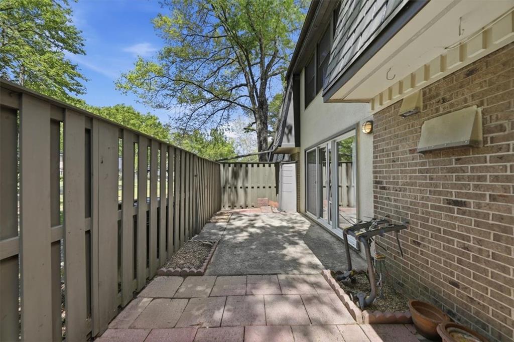 225 Triumph Drive Northwest Atlanta, GA 30327 - Photo 27 of 39