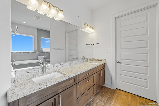 $699,850 | 3172 Interstate 35, Natalia, TX 78059