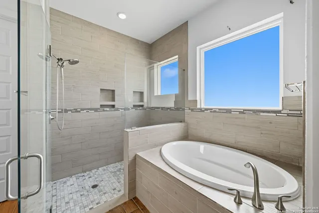 $699,850 | 3172 Interstate 35, Natalia, TX 78059