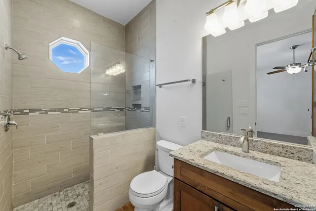 $699,850 | 3172 Interstate 35, Natalia, TX 78059